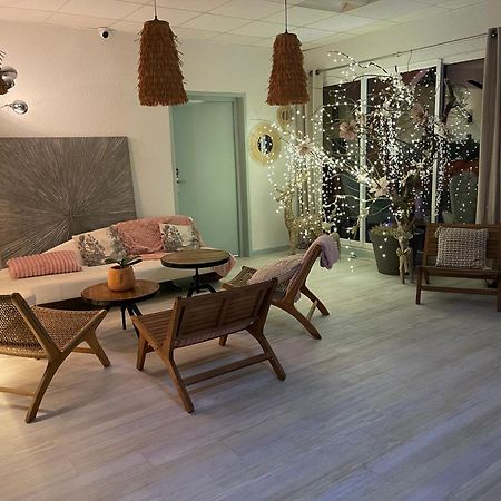 Cit'Hotel Des 2 Golfs Leucate Bagian luar foto