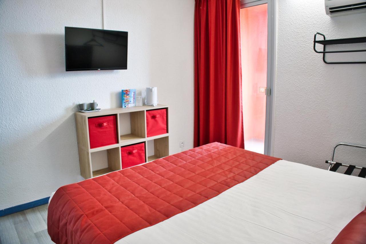 Cit'Hotel Des 2 Golfs Leucate Bagian luar foto