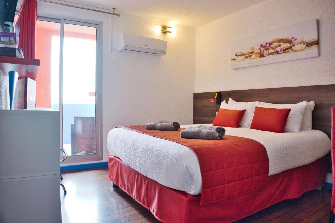 Cit'Hotel Des 2 Golfs Leucate Bagian luar foto