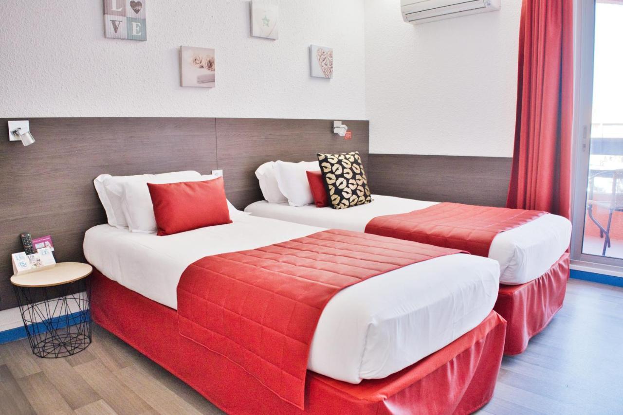 Cit'Hotel Des 2 Golfs Leucate Bagian luar foto