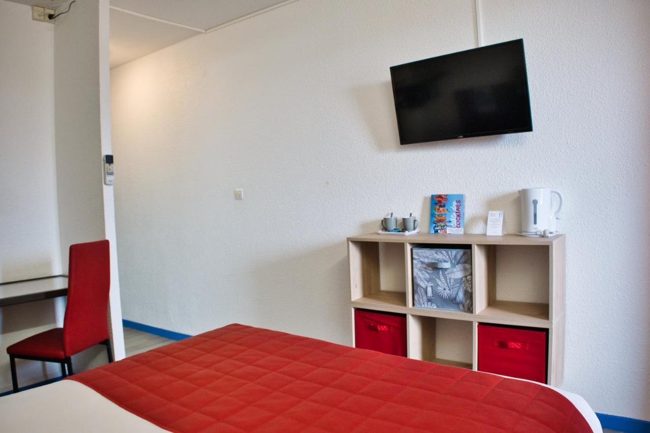 Cit'Hotel Des 2 Golfs Leucate Bagian luar foto