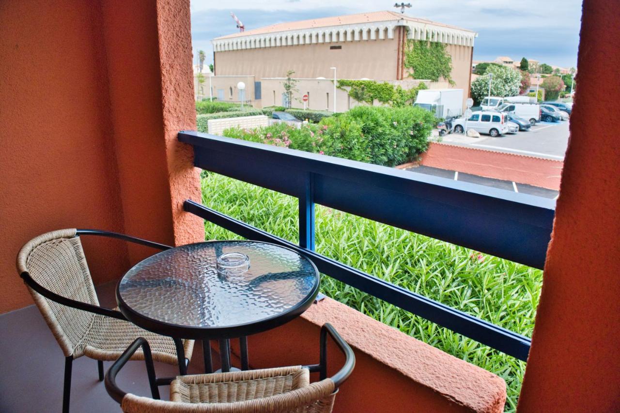 Cit'Hotel Des 2 Golfs Leucate Bagian luar foto