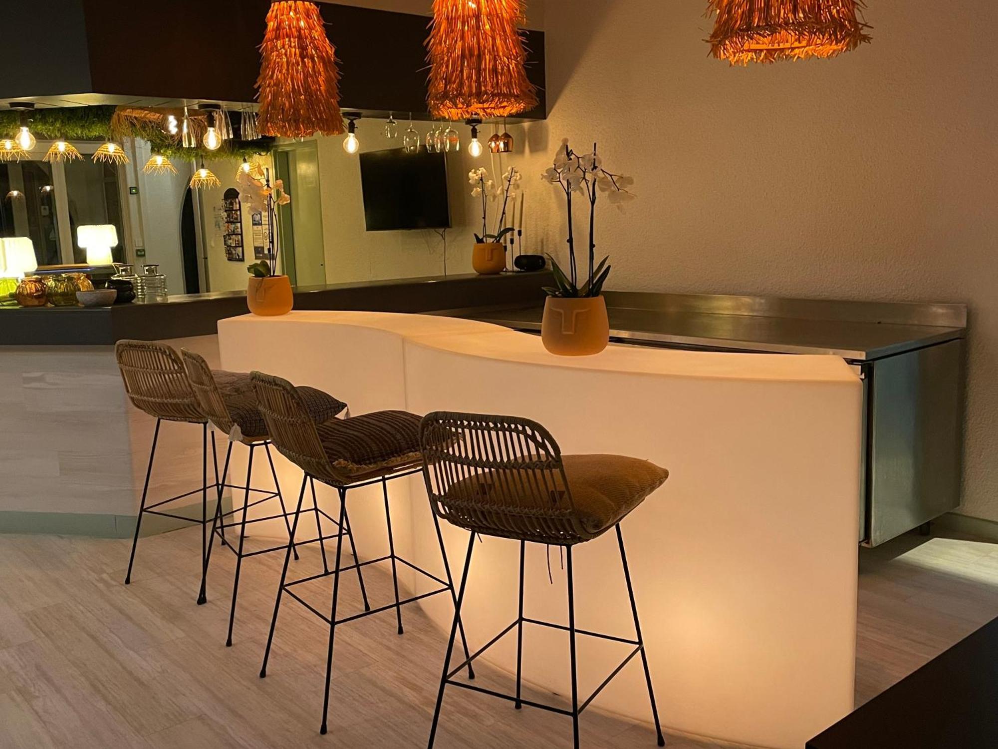 Cit'Hotel Des 2 Golfs Leucate Bagian luar foto