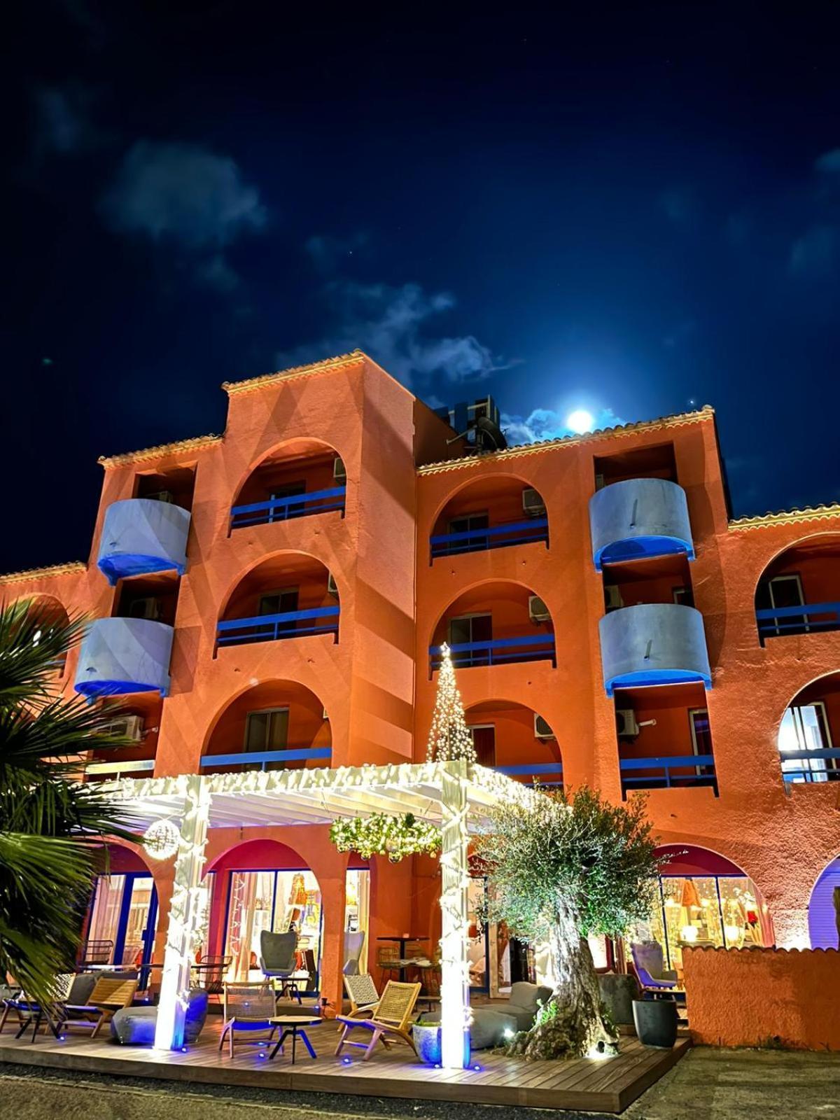 Cit'Hotel Des 2 Golfs Leucate Bagian luar foto